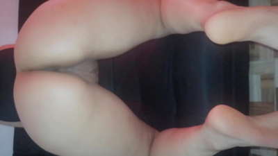 Umama unginika inja yakhe njengesipho sikaKhisimusi